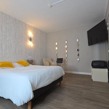 Logis Hotel & Restaurant Arcombelle 몽티그니레로아 외부 사진