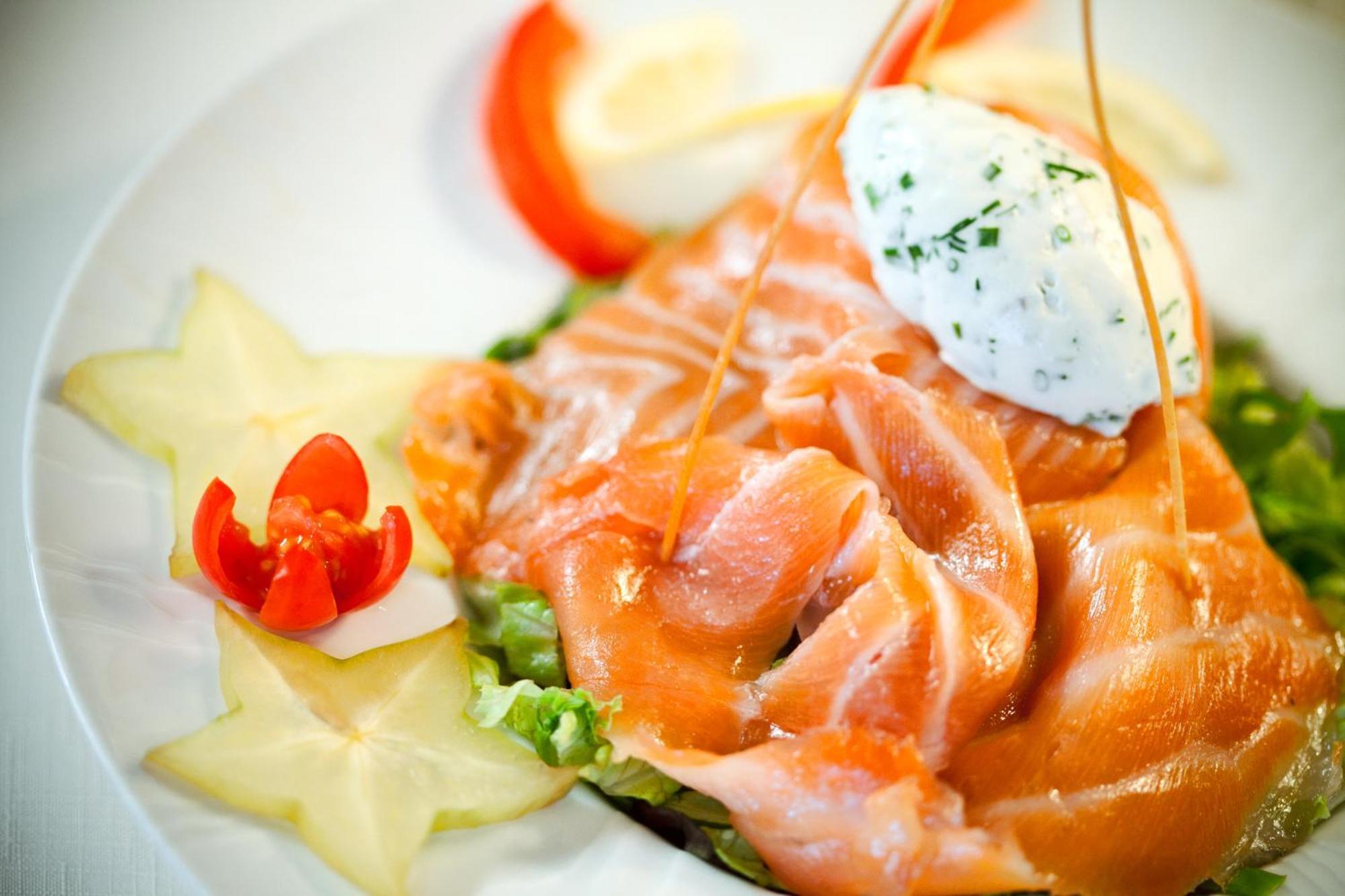 Logis Hotel & Restaurant Arcombelle 몽티그니레로아 외부 사진