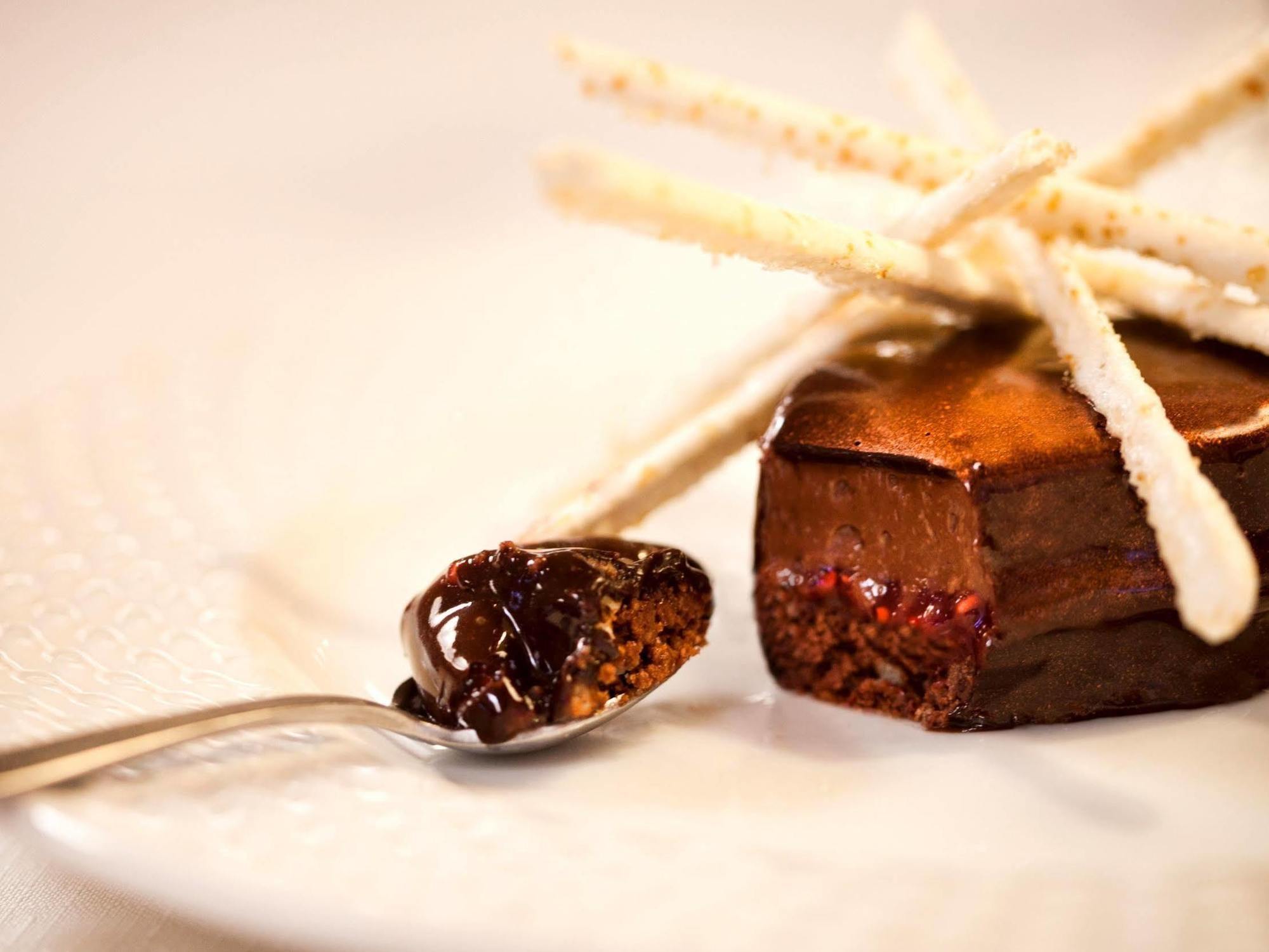 Logis Hotel & Restaurant Arcombelle 몽티그니레로아 외부 사진