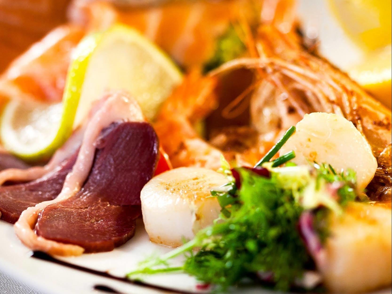 Logis Hotel & Restaurant Arcombelle 몽티그니레로아 외부 사진